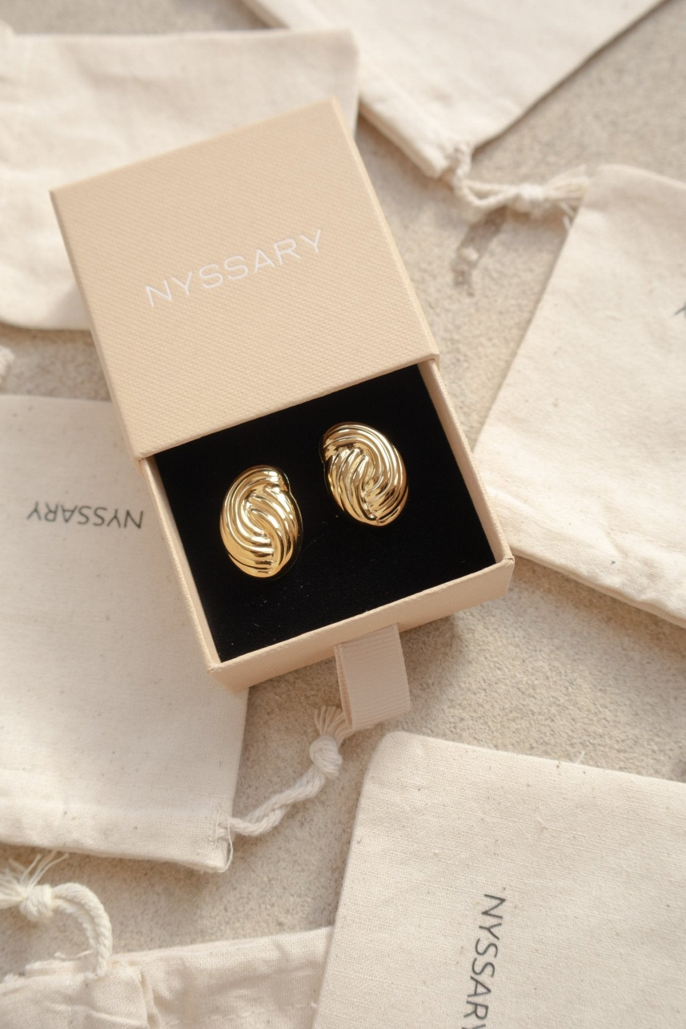 Boucles oreilles Ora dans un écrin Nyssary